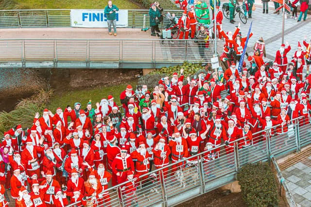 Santa Dash runners